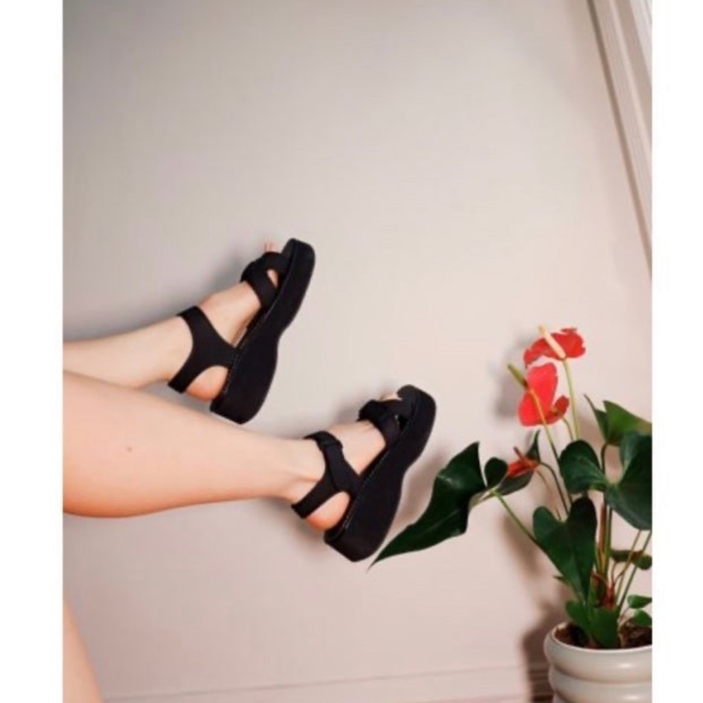 Urban Outfitters Jayna Sandals